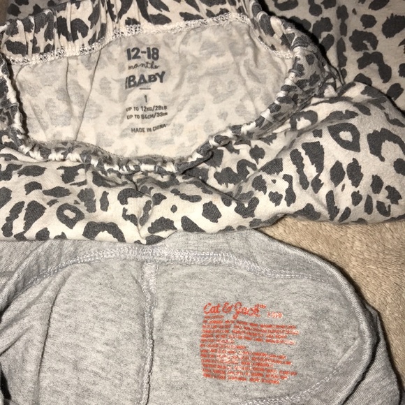 Bundle of two leggings animal print and solid grey 💕 - Picture 3 of 3